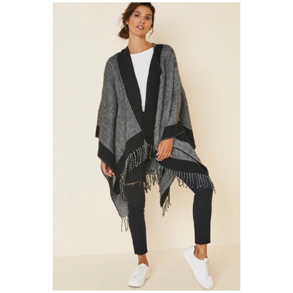 Black Reversible Houndstooth Kimono Sweater Wrap - Picture 4 of 5